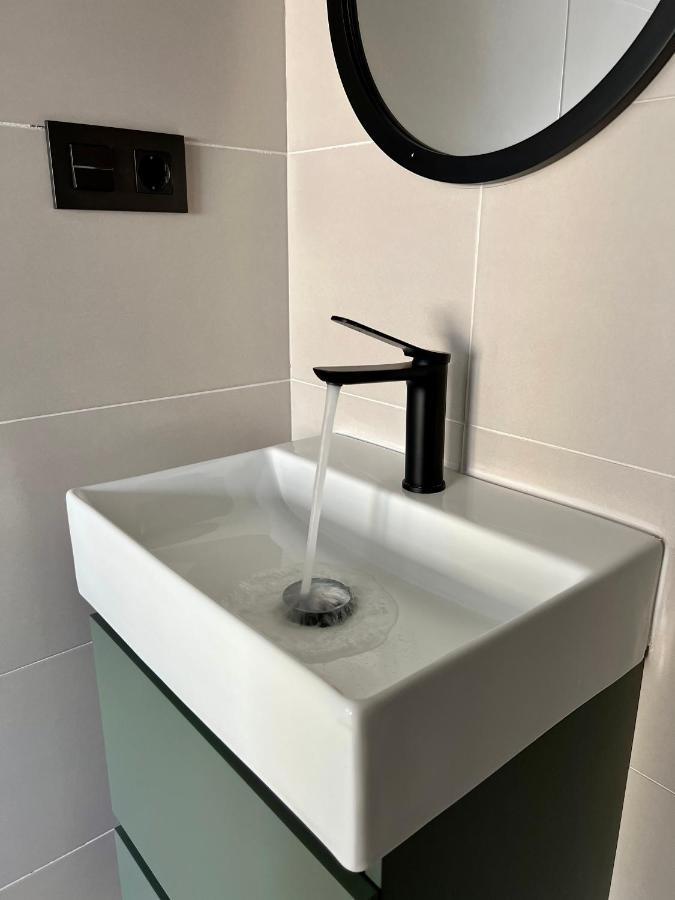 Crysoyle Apartment Barcelona Next To Camp Nou L'Hospitalet de Llobregat Bagian luar foto
